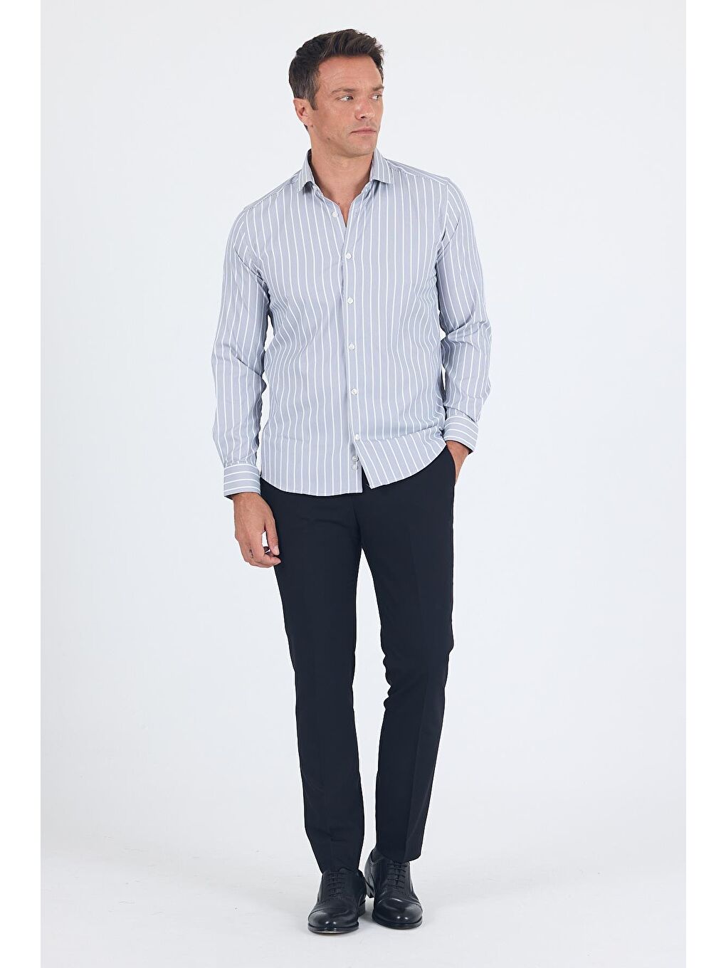 Koyu Lacivert Uzun Kol Yarım İtalyan Yaka Cepsiz Easy To Iron Slim Fit Esnek Gömlek 1004250227-1