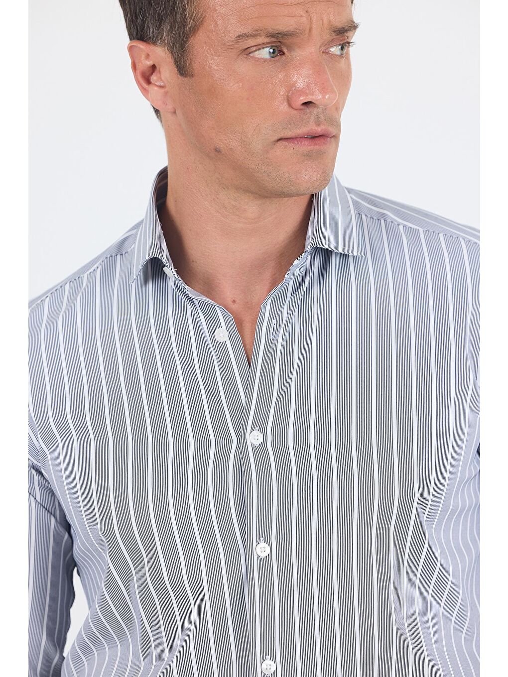 Koyu Lacivert Uzun Kol Yarım İtalyan Yaka Cepsiz Easy To Iron Slim Fit Esnek Gömlek 1004250227-3