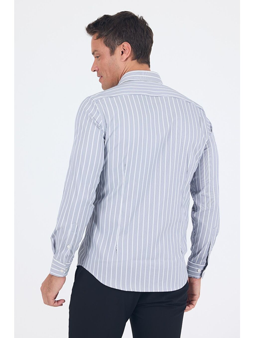 Koyu Lacivert Uzun Kol Yarım İtalyan Yaka Cepsiz Easy To Iron Slim Fit Esnek Gömlek 1004250227-4