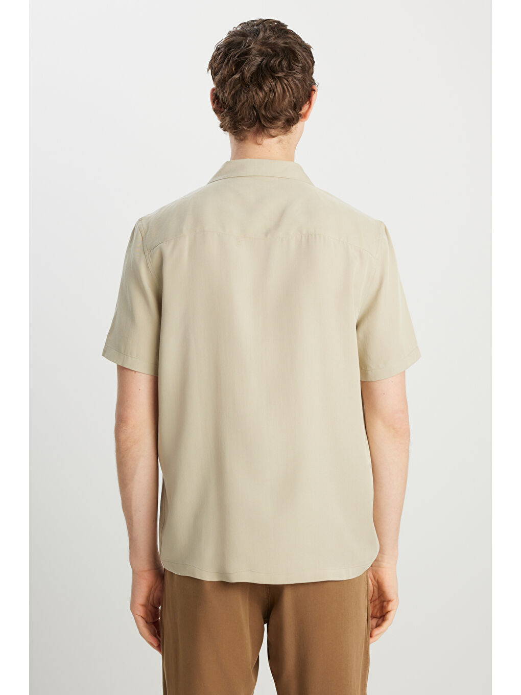 Relaxed Fit Geniş Kesim Yumuşak Dokulu Bej Gömlek-4