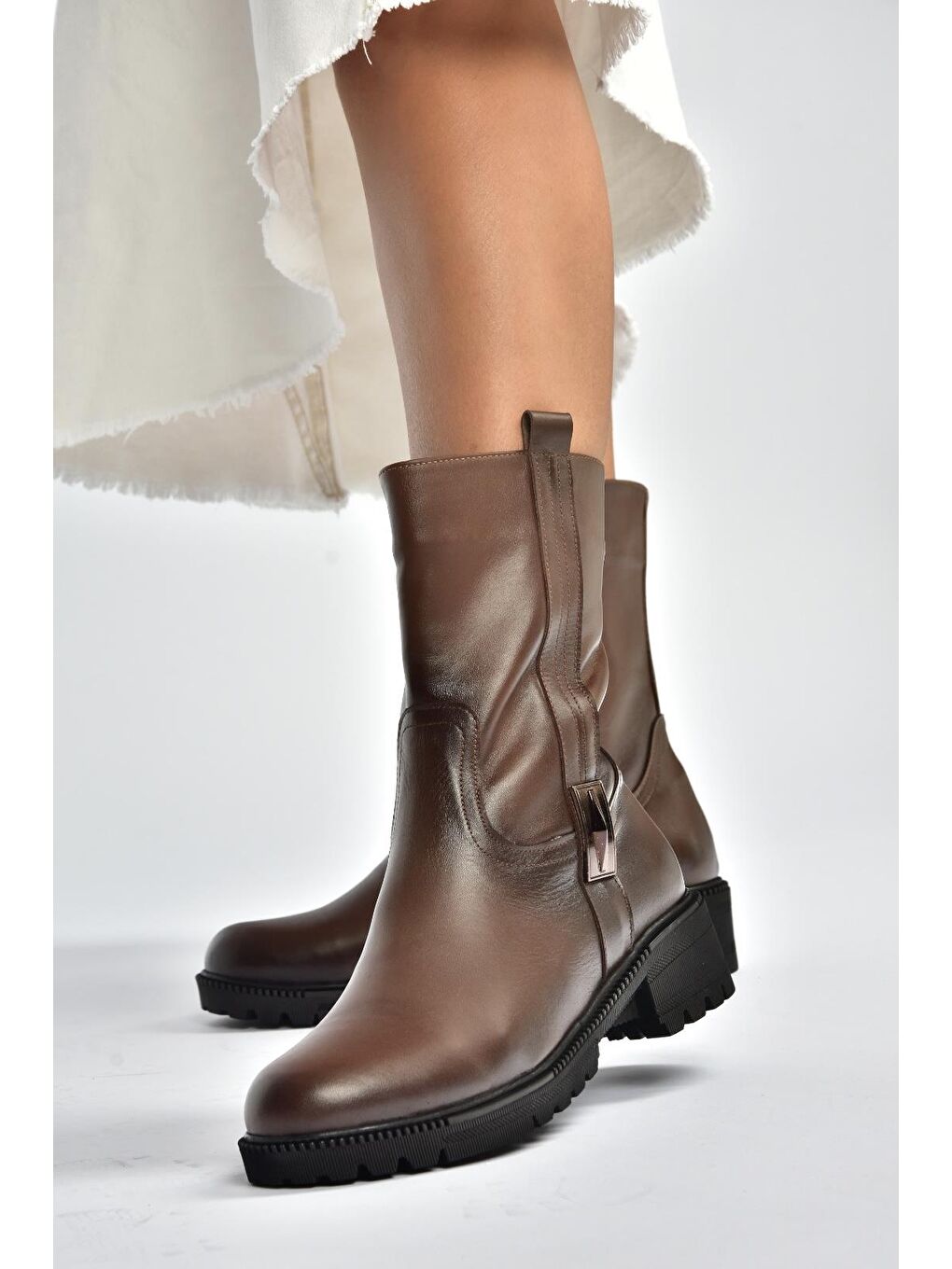 Kahverengi Kadın Bot V654070603-3