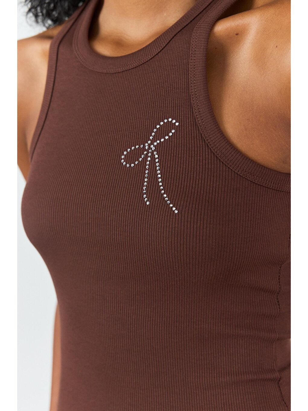 Kahverengi Halter Yaka Fiyonk Detaylı Atlet-1