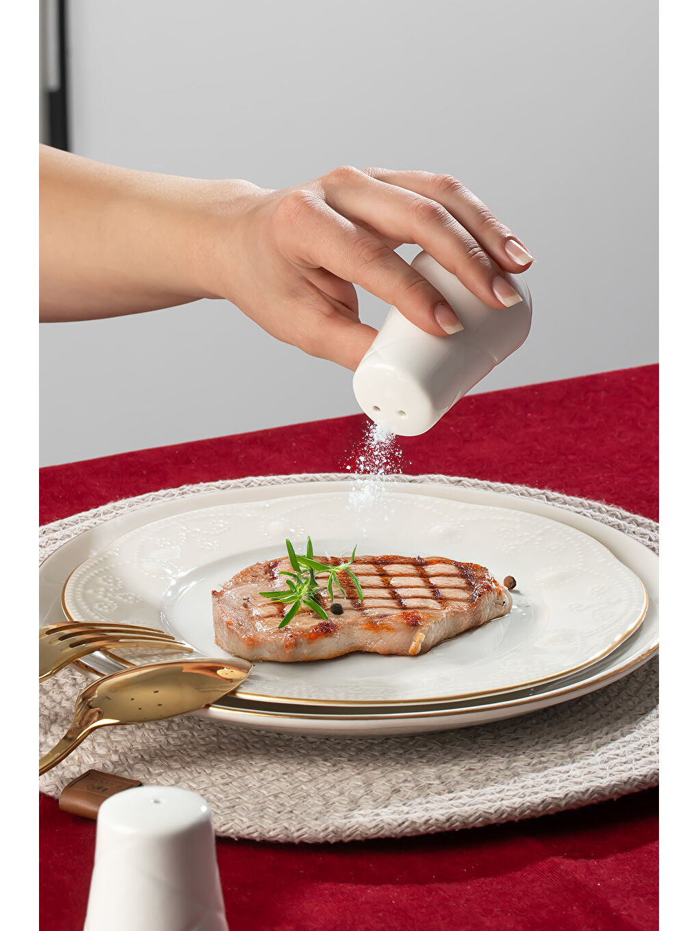 2335 Güneş 2li Porselen Tuzluk Biberlik Seti Beyaz - 7x5cm-1