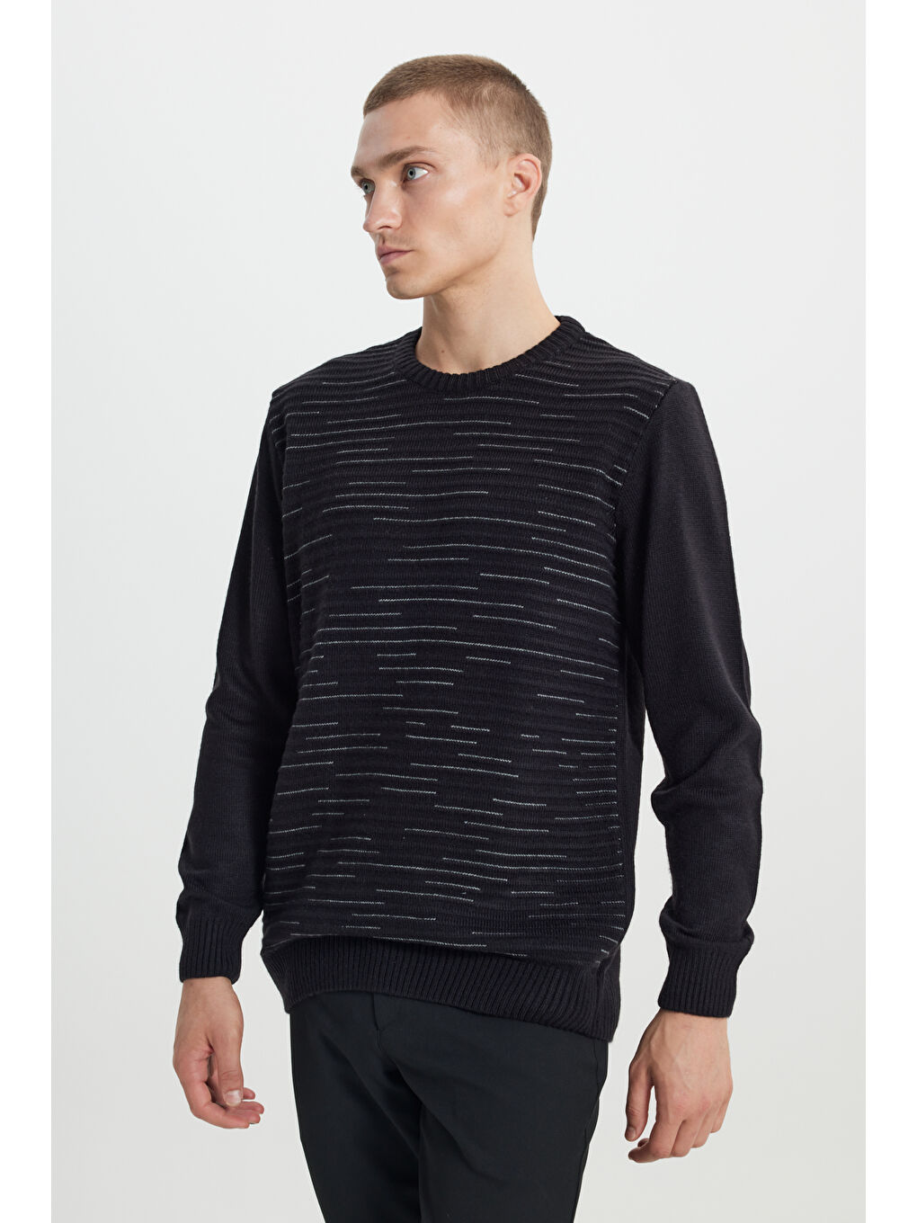 Erkek Siyah-Gri Melanj Standart Fit Normal Kesim Bisiklet Yaka Dokulu Desenli Triko Kazak-3