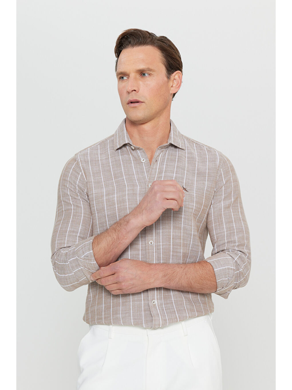 Bej Erkek Vizon-Beyaz %100 Pamuk Oxford Slim Fit Dar Kesim Klaisk Yaka Çizgili Gömlek-2