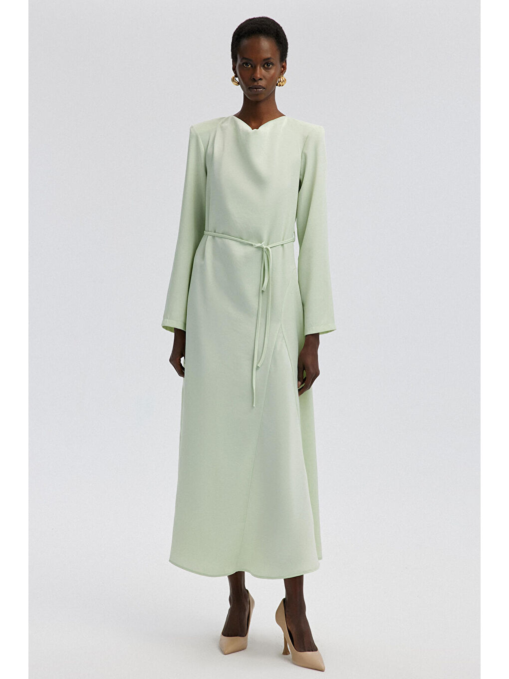 Yeşil Kemerli Saten Elbise-1