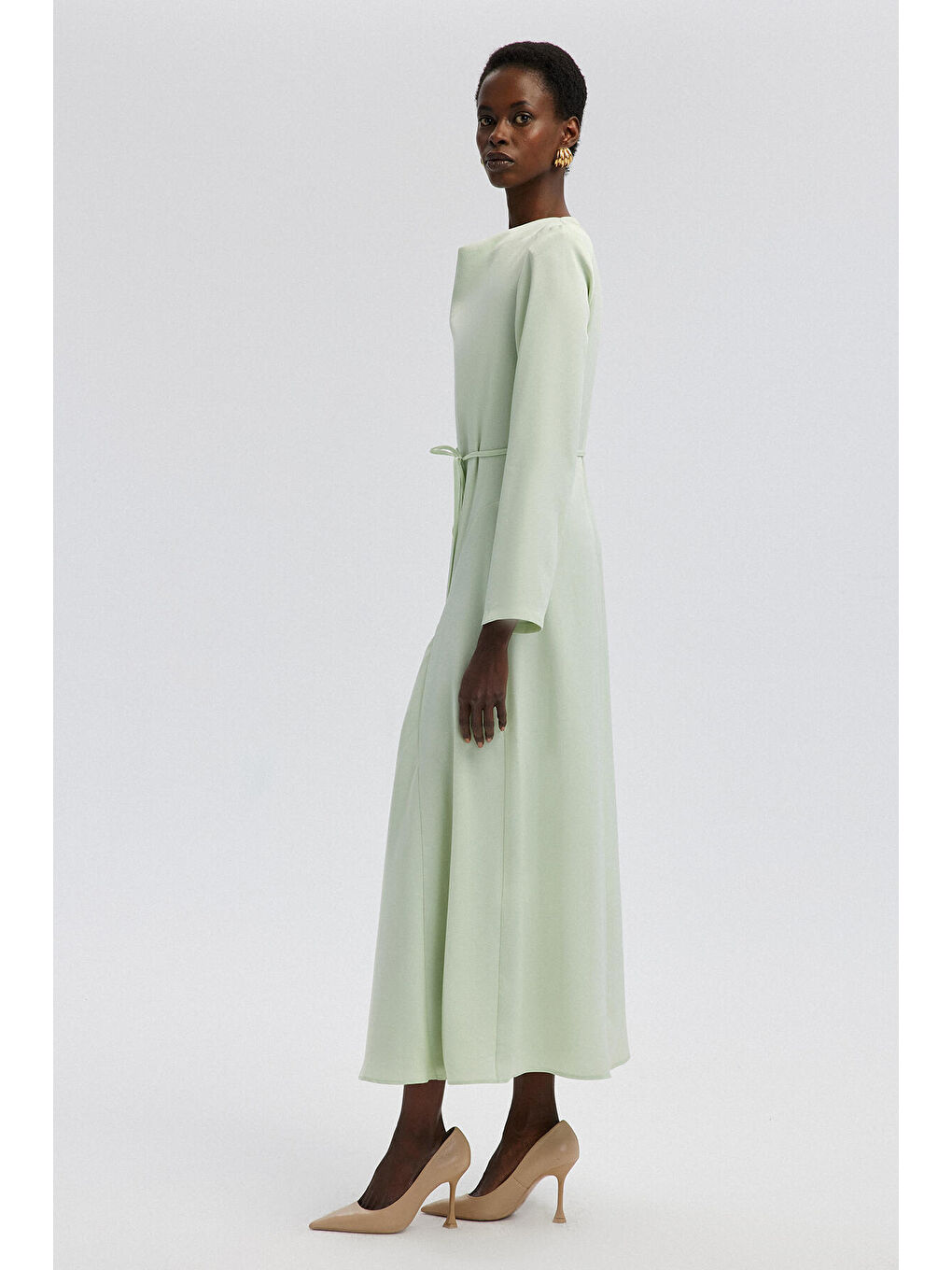 Yeşil Kemerli Saten Elbise-2