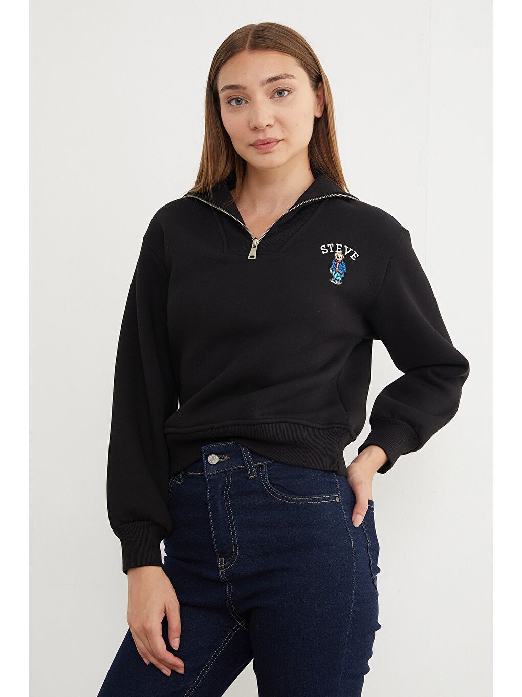 Siyah 3 İplik Ayıcık Nakışlı Yarım Fermuarlı Sweatshirt