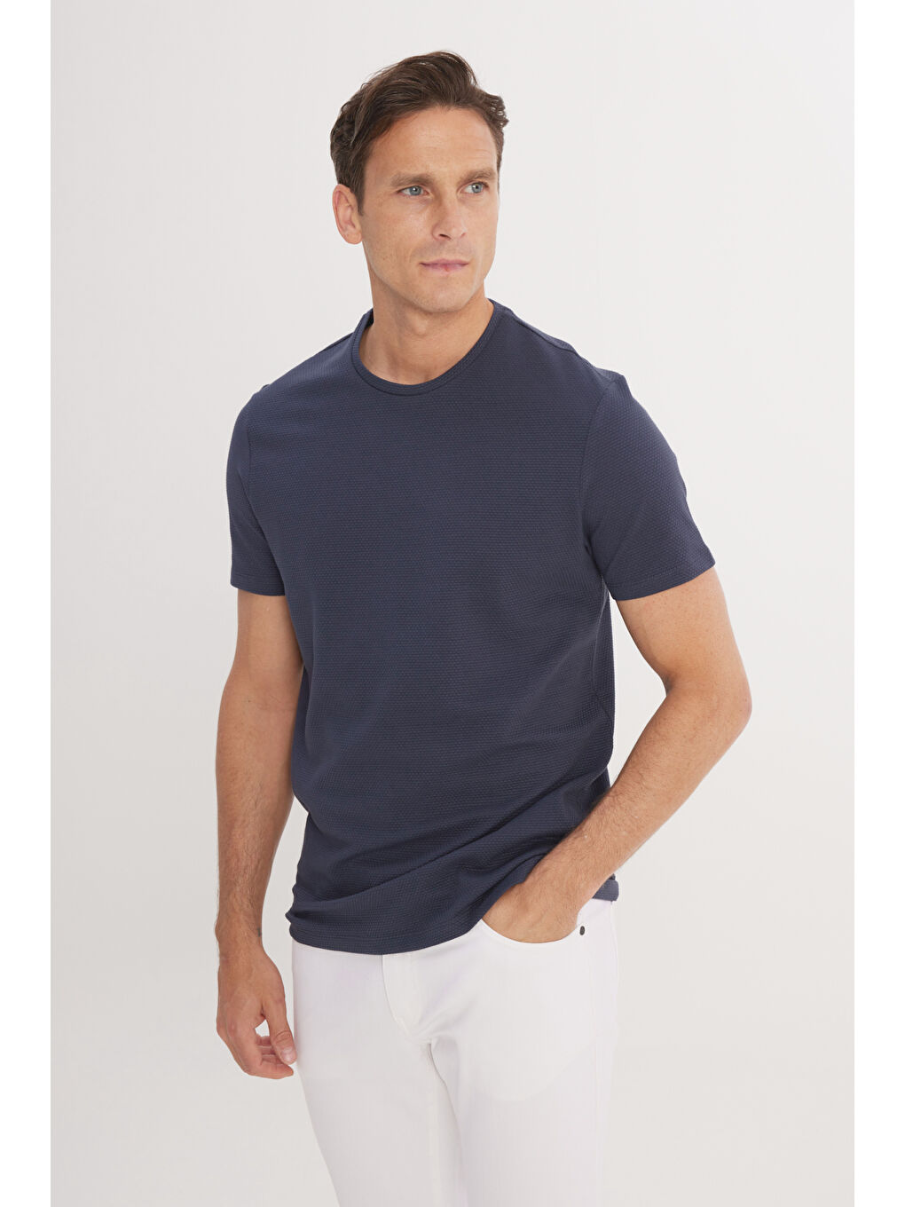 Erkek Lacivert Slim Fit Dar Kesim Bisiklet Yaka Kısa Kollu Yumuşak Tuşeli Basic Tişört-2