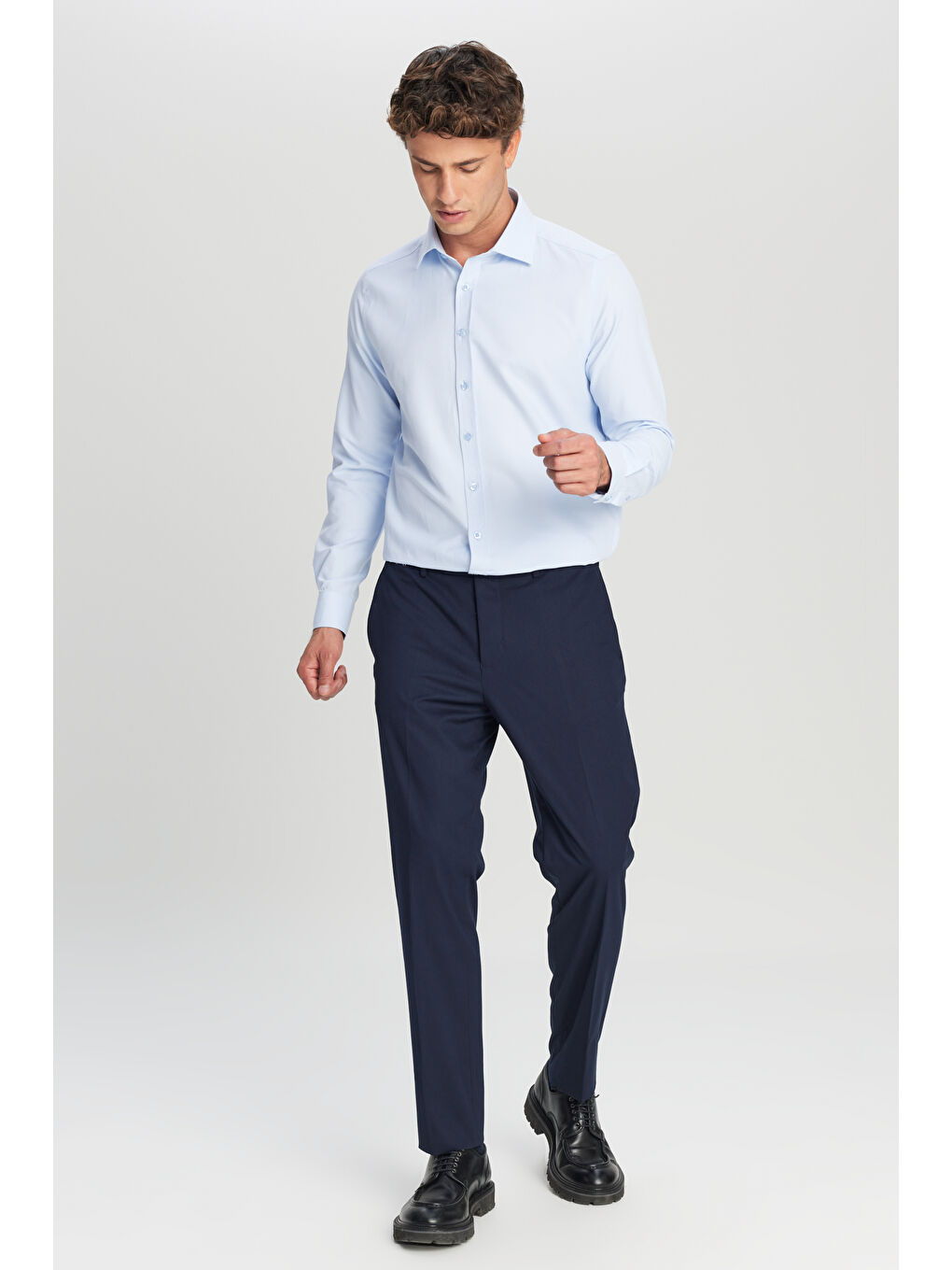 Erkek Açık Mavi Pamuklu Slim Fit Dar Kesim Klasik Yaka Armürlü Gömlek-1