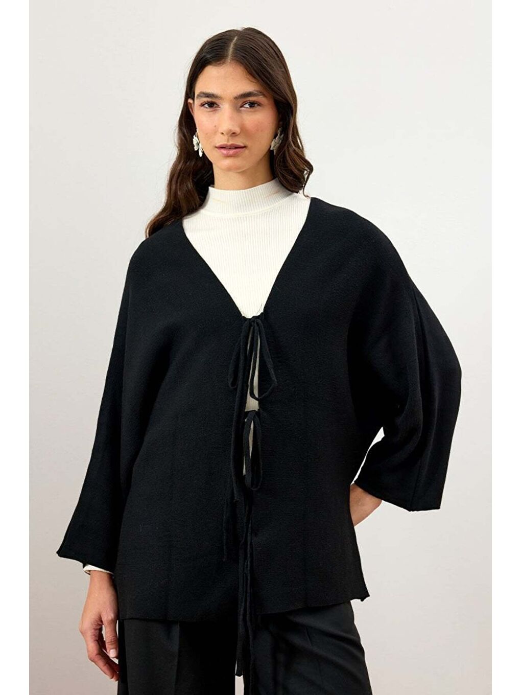 Siyah 3 Fiyonklu Triko Ceket-1