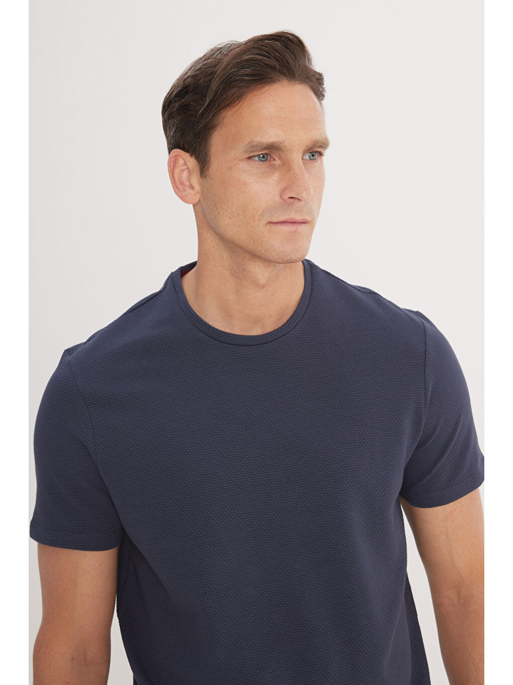 Erkek Lacivert Slim Fit Dar Kesim Bisiklet Yaka Kısa Kollu Yumuşak Tuşeli Basic Tişört-3