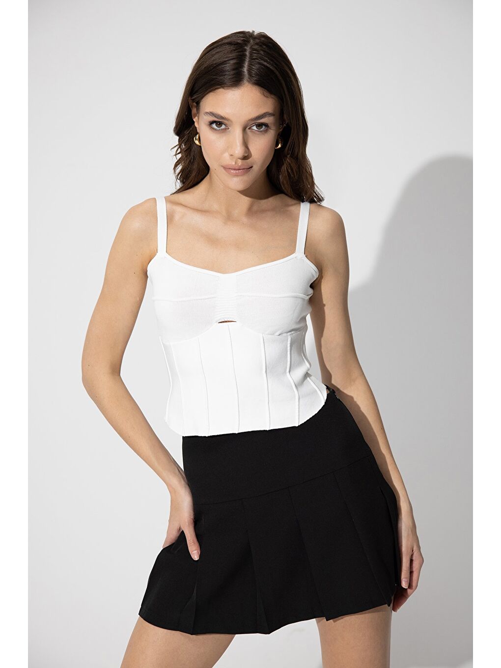 Beyaz Askılı Triko Korse-2