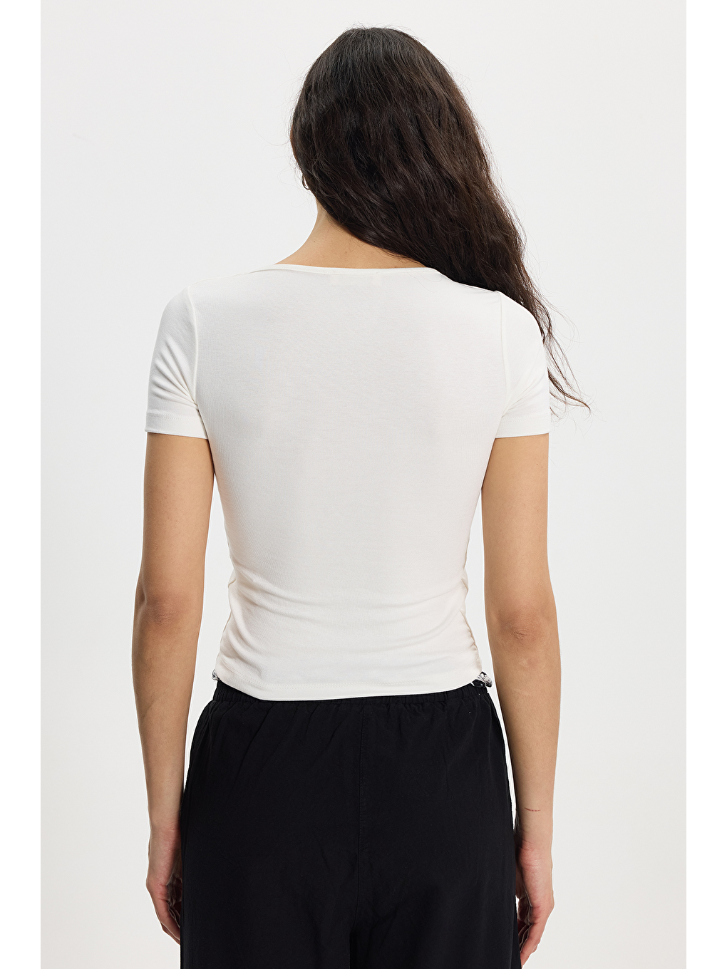 Kadın Slim Fit Dar Kesim Pamuklu Kare Yaka Kısa Kollu Beyaz Tişört-5