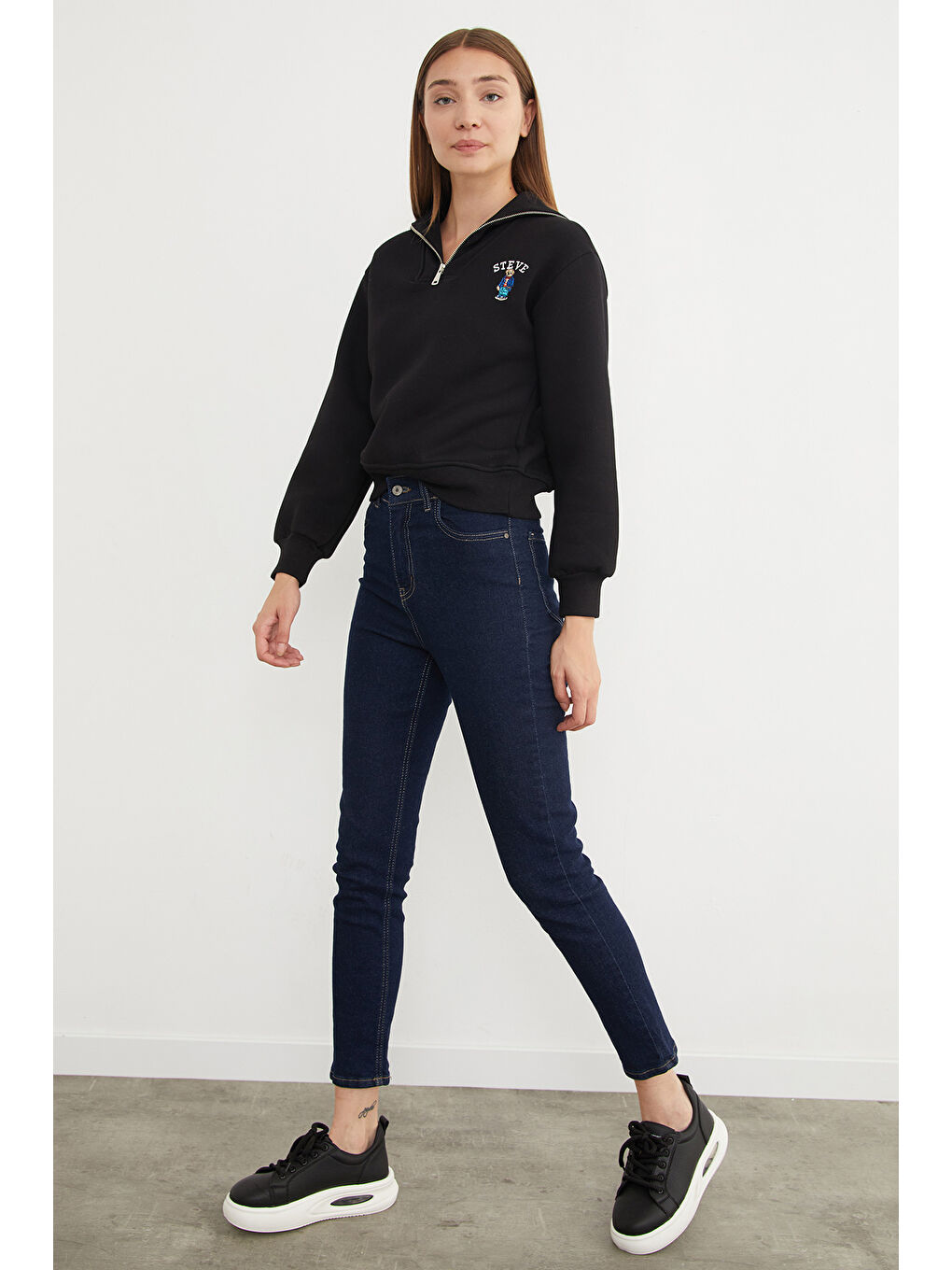 Siyah 3 İplik Ayıcık Nakışlı Yarım Fermuarlı Sweatshirt-3