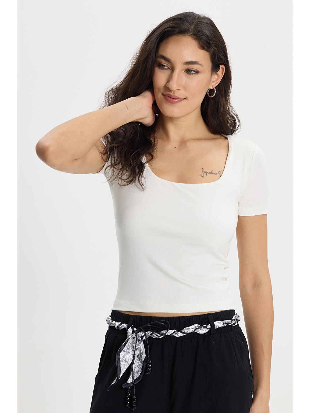 Kadın Slim Fit Dar Kesim Pamuklu Kare Yaka Kısa Kollu Beyaz Tişört-6