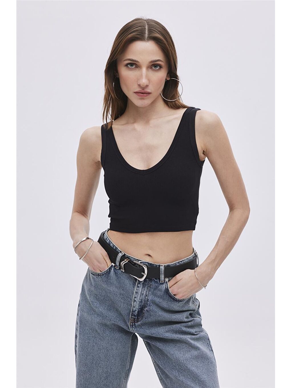 Siyah V Yaka Crop Atlet