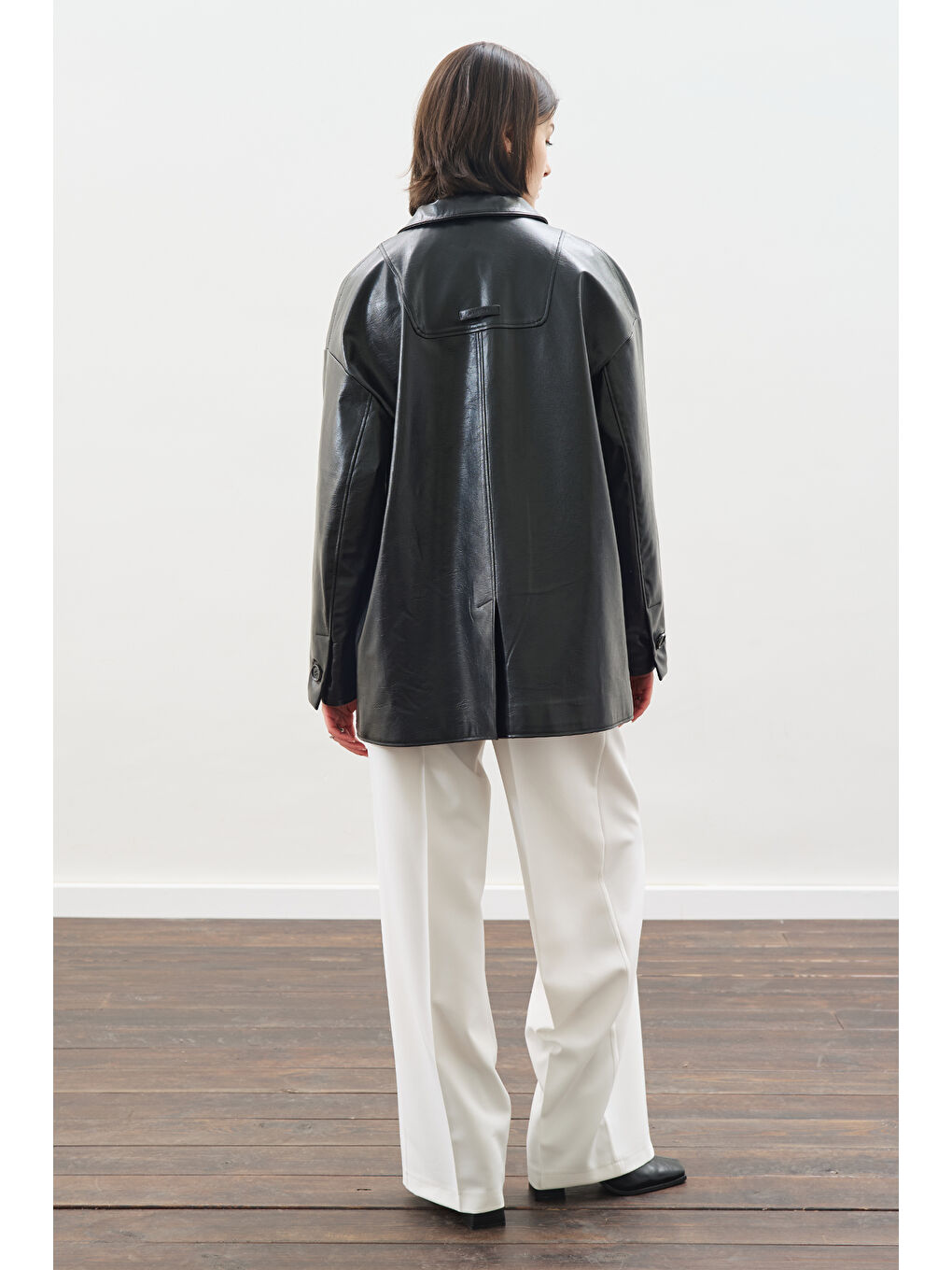 Klasik Kesim Deri Ceket Siyah-5