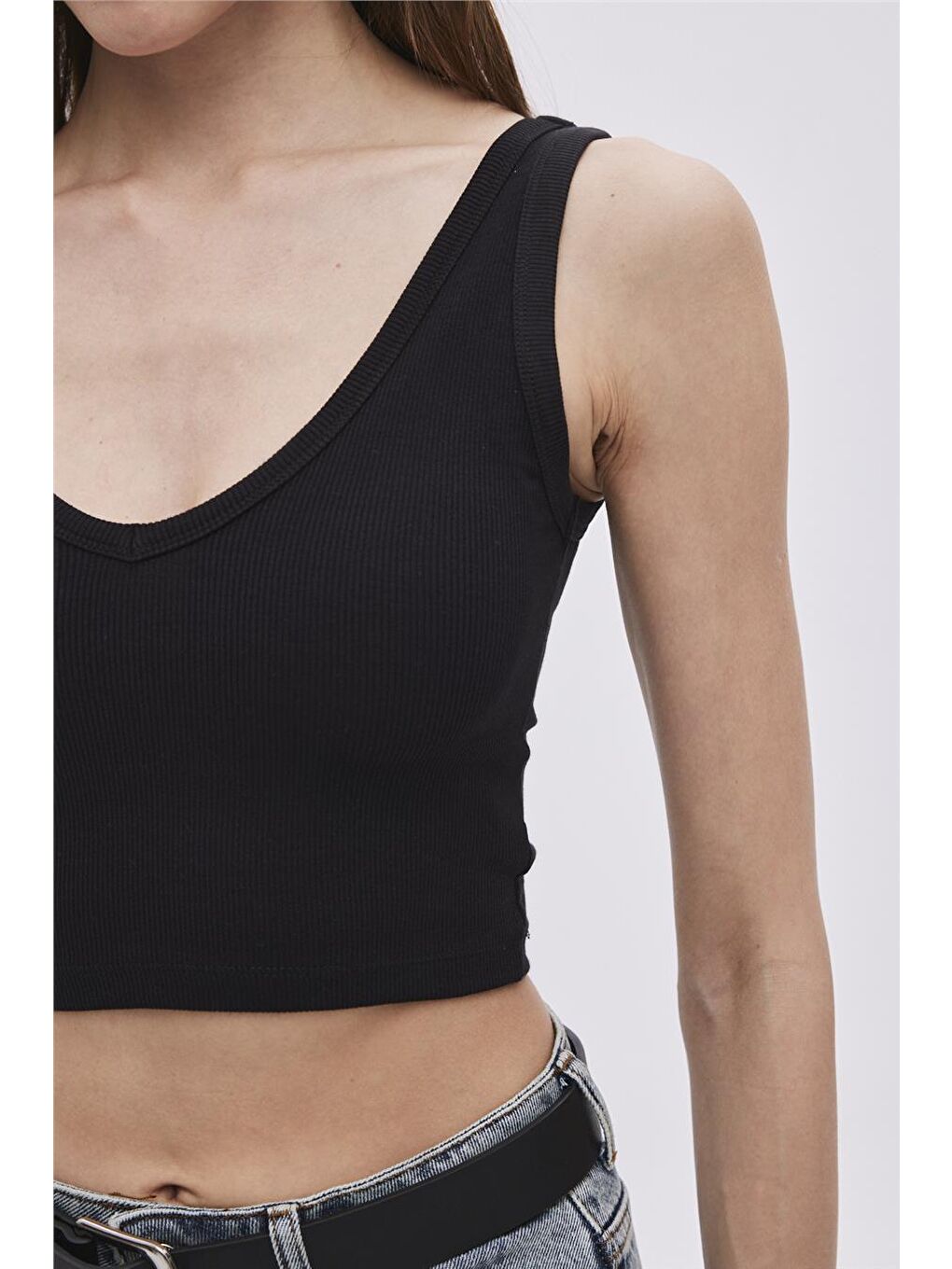 Siyah V Yaka Crop Atlet-3