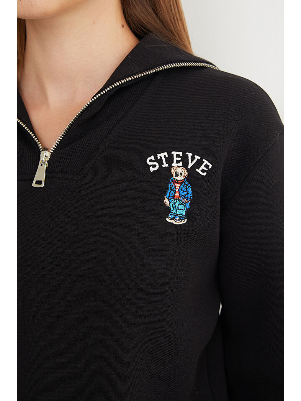 Siyah 3 İplik Ayıcık Nakışlı Yarım Fermuarlı Sweatshirt-4
