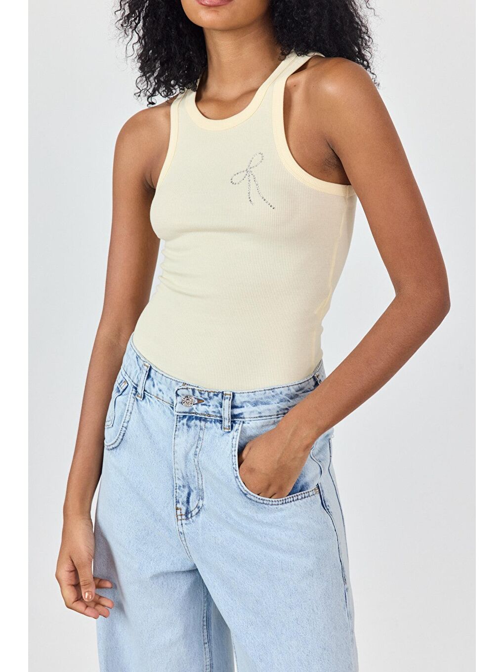 Sarı Halter Yaka Fiyonk Detaylı Atlet-1