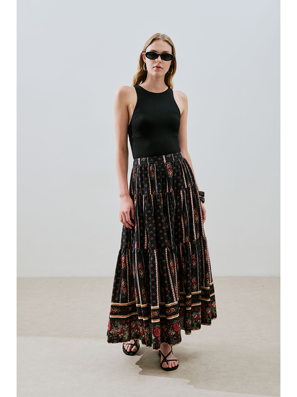 Beyaz Desenli Pamuklu Katlı Etek Alma-2