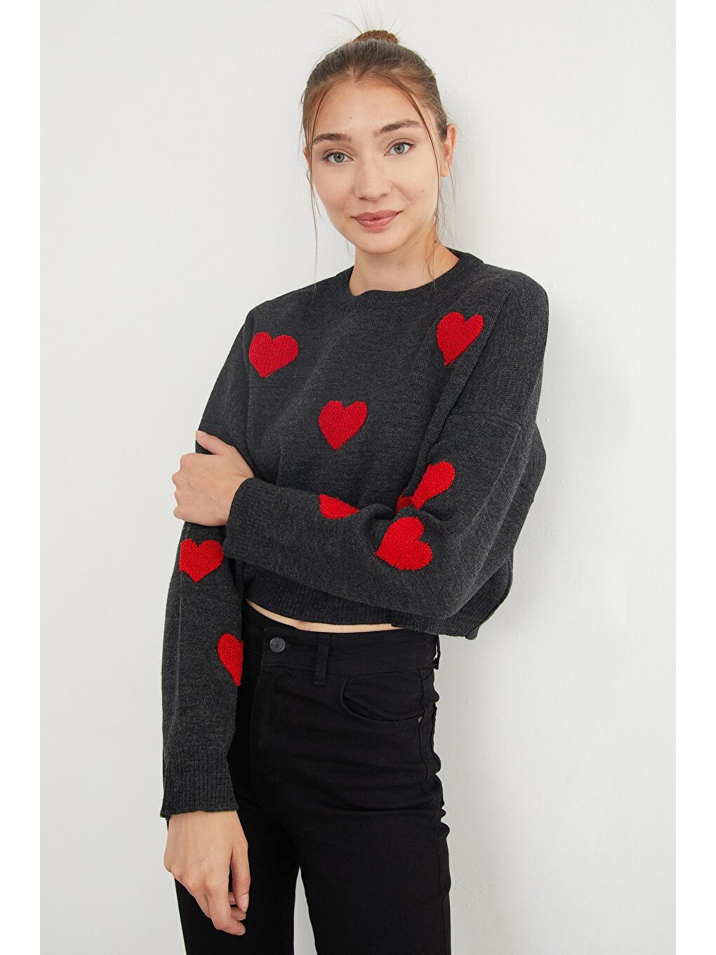 Antrasit Kalp Nakışlı Crop Triko Kazak-4