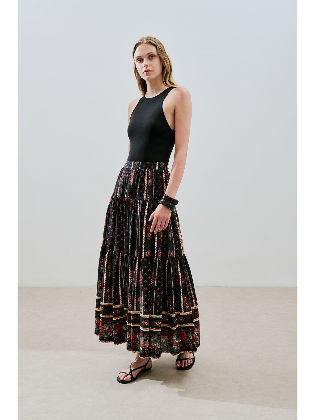 Beyaz Desenli Pamuklu Katlı Etek Alma-3