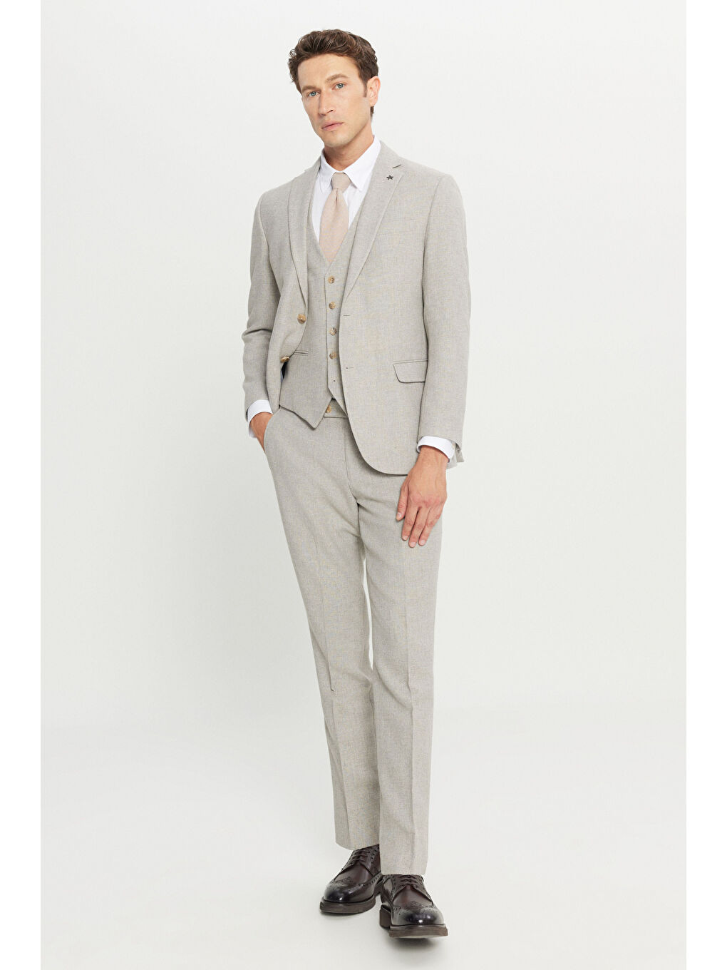 Erkek Bej Yünlü Slim Fit Dar Kesim Mono Yaka Kapak Cepli Yelekli Takım Elbise-1