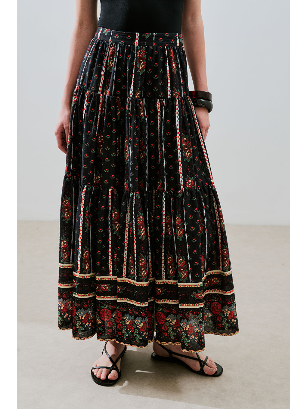 Beyaz Desenli Pamuklu Katlı Etek Alma-4