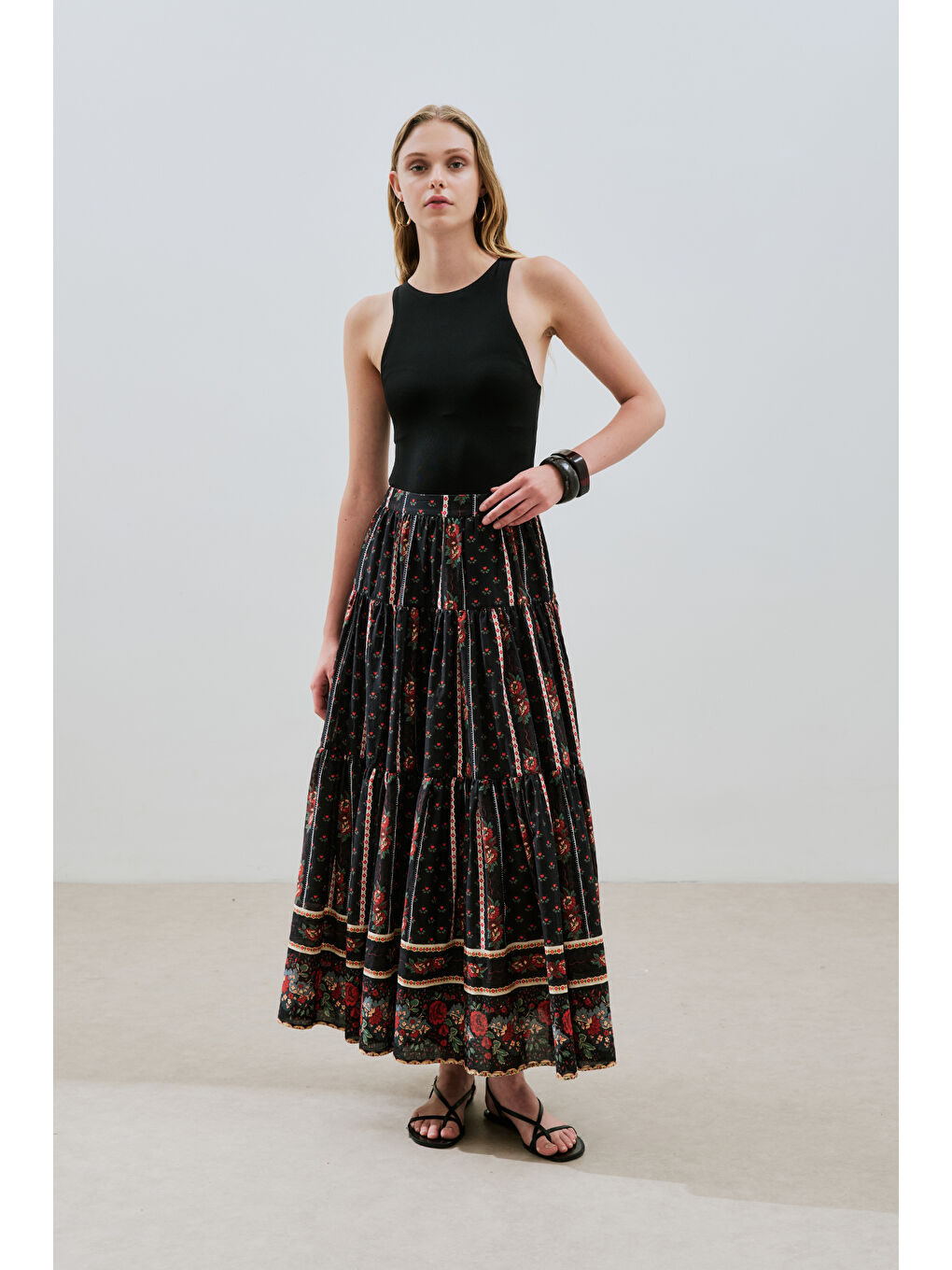 Beyaz Desenli Pamuklu Katlı Etek Alma-6