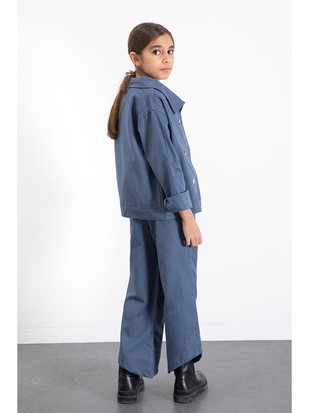 İndigo Çift Düğme Detay Gömlekli Pantolonlu Kız Çocuk Gabardin Takım 23542-4