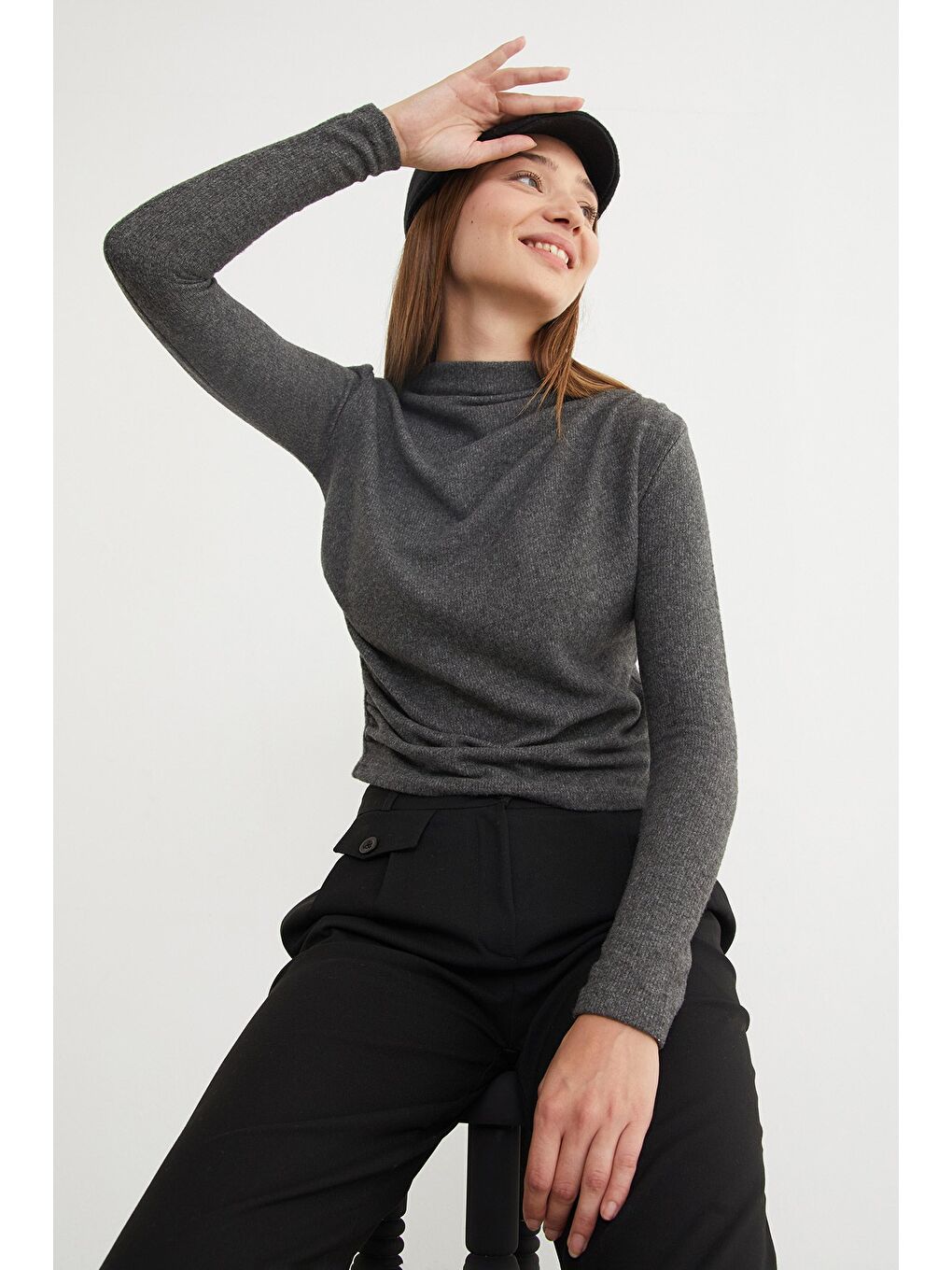 Antrasit Yanı Drapeli Dik Yaka Triko Bluz-1