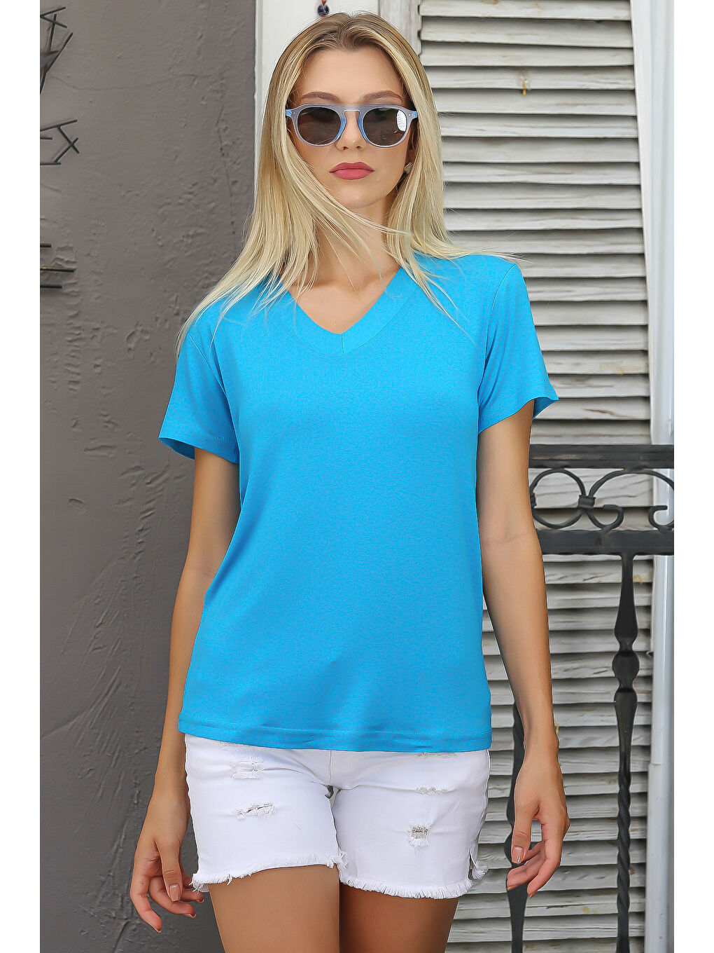 Açık Turkuaz V Yaka Kısa Kol Düz Renk Örme T-Shirt