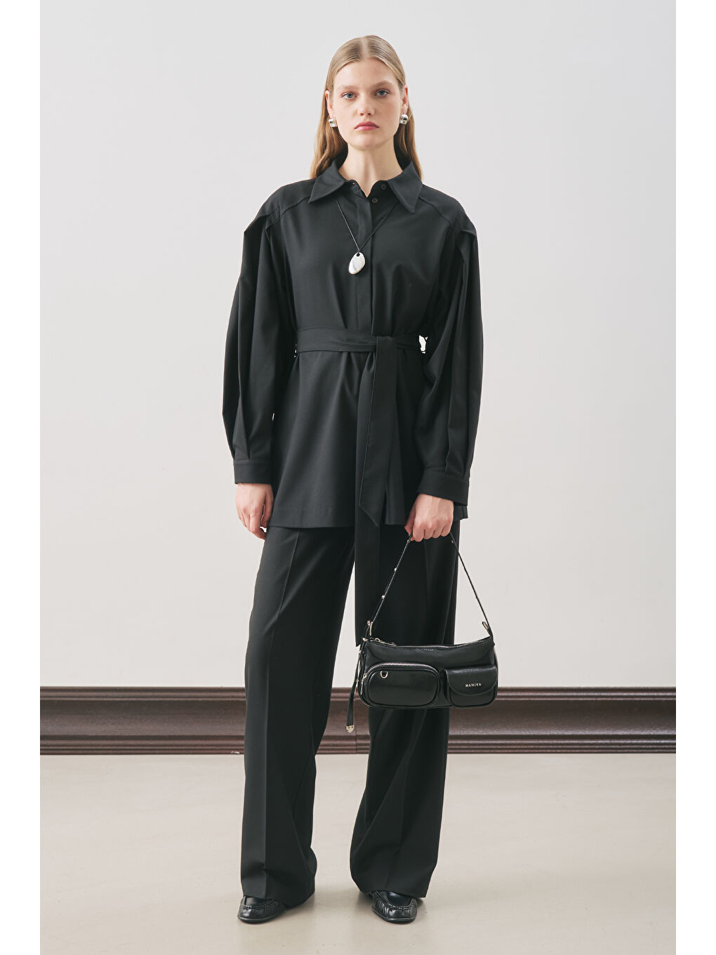 Geniş Kol Kemerli Gömlek Siyah