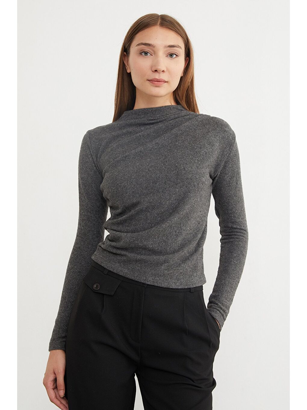 Antrasit Yanı Drapeli Dik Yaka Triko Bluz-2