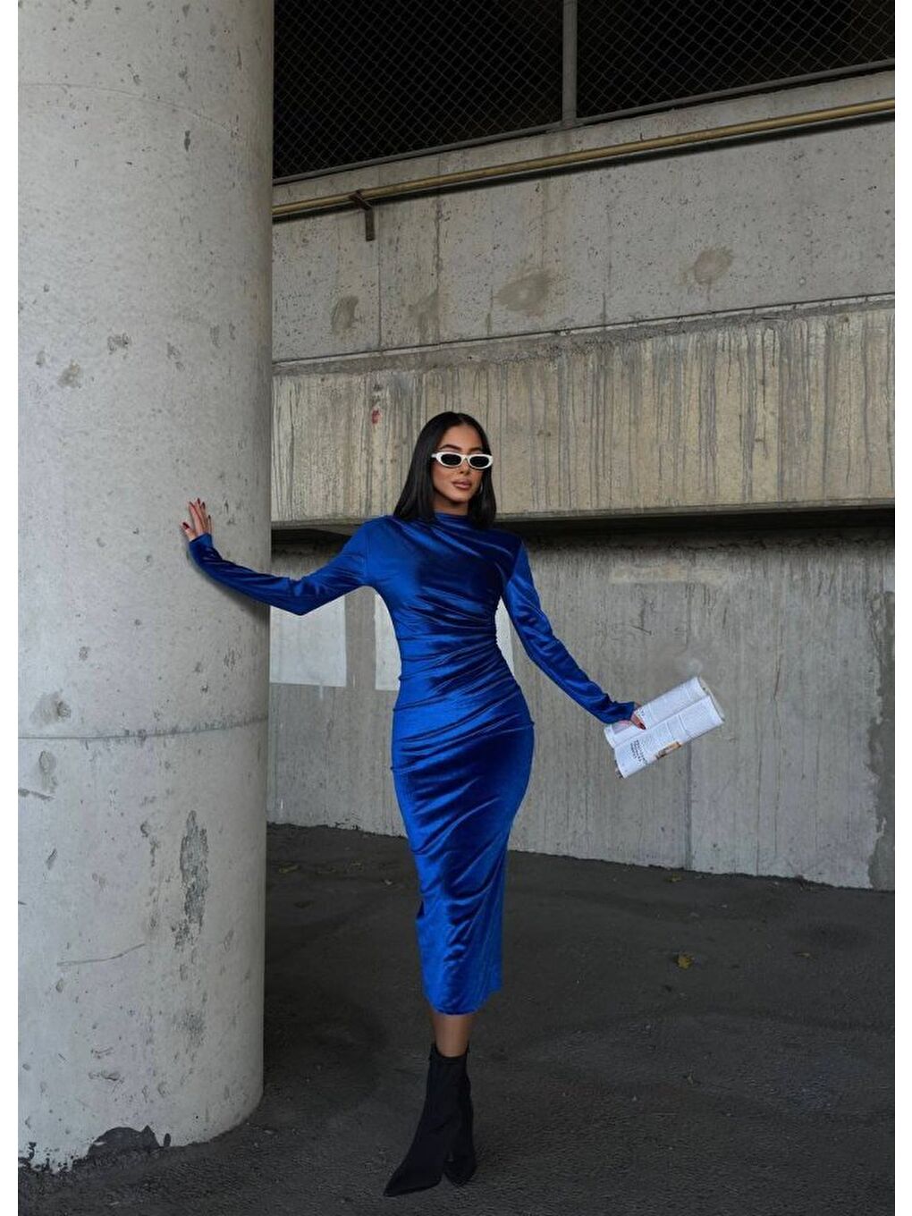 Mavi Kadın Uzun Kollu Yarım Balıkçı Yaka Büzgü Detay Kadife Kumaş Elbise