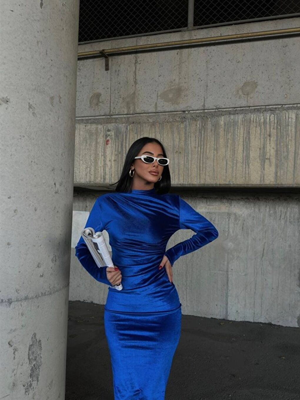 Mavi Kadın Uzun Kollu Yarım Balıkçı Yaka Büzgü Detay Kadife Kumaş Elbise-1