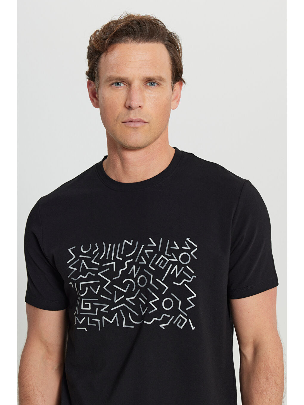 Erkek Siyah Pamuklu Slim Fit Dar Kesim Bisiklet Yaka Baskılı Esnek Tişört-3