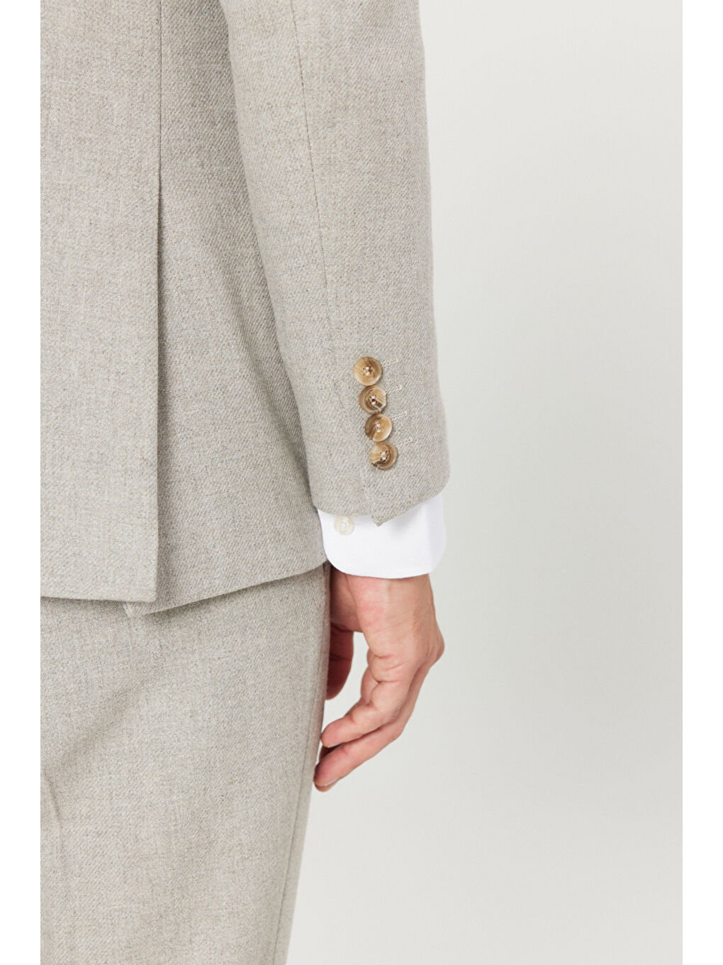 Erkek Bej Yünlü Slim Fit Dar Kesim Mono Yaka Kapak Cepli Yelekli Takım Elbise-4