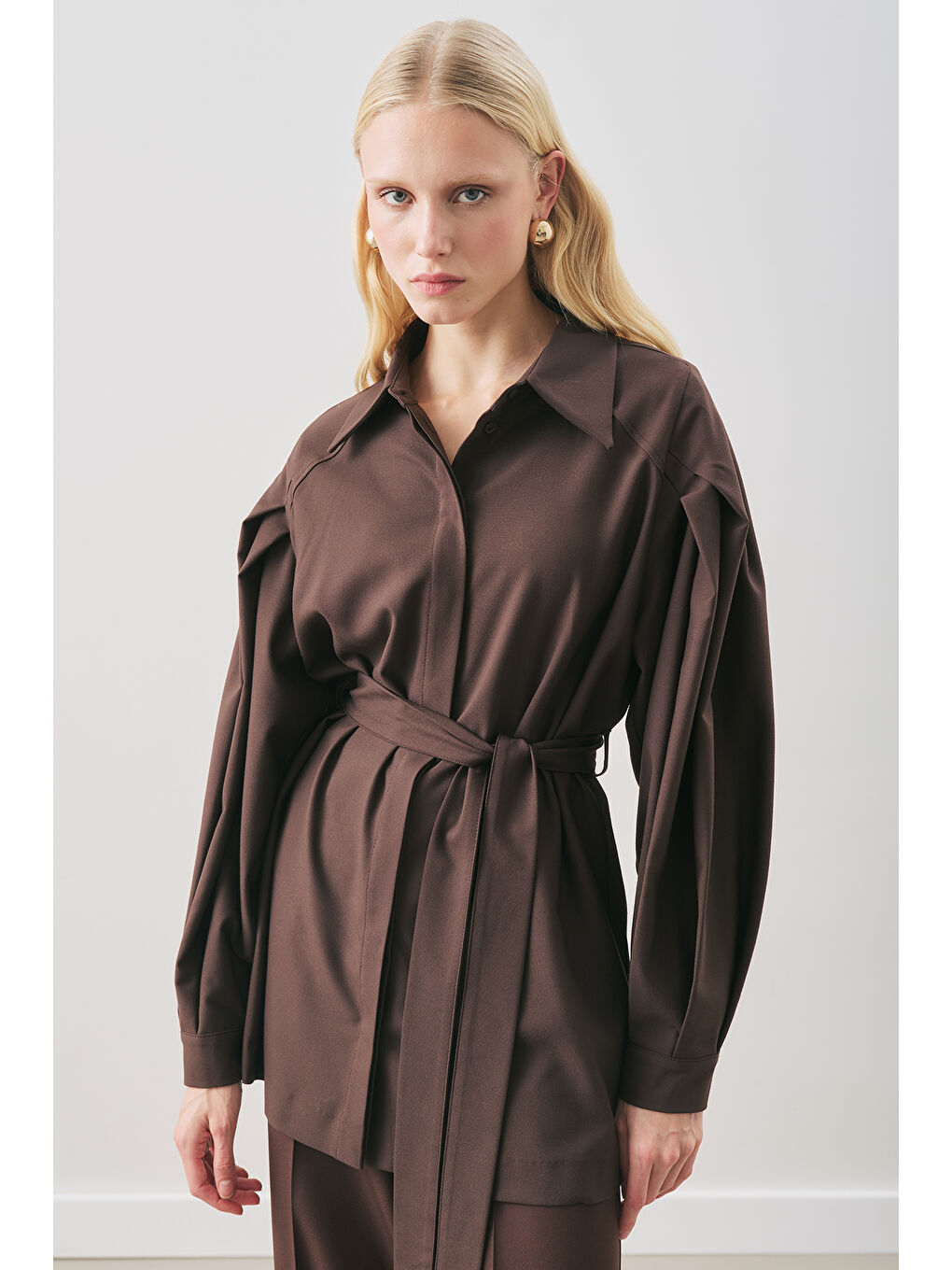 Kahverengi Geniş Kol Kemerli Gömlek Acı Kahve-3