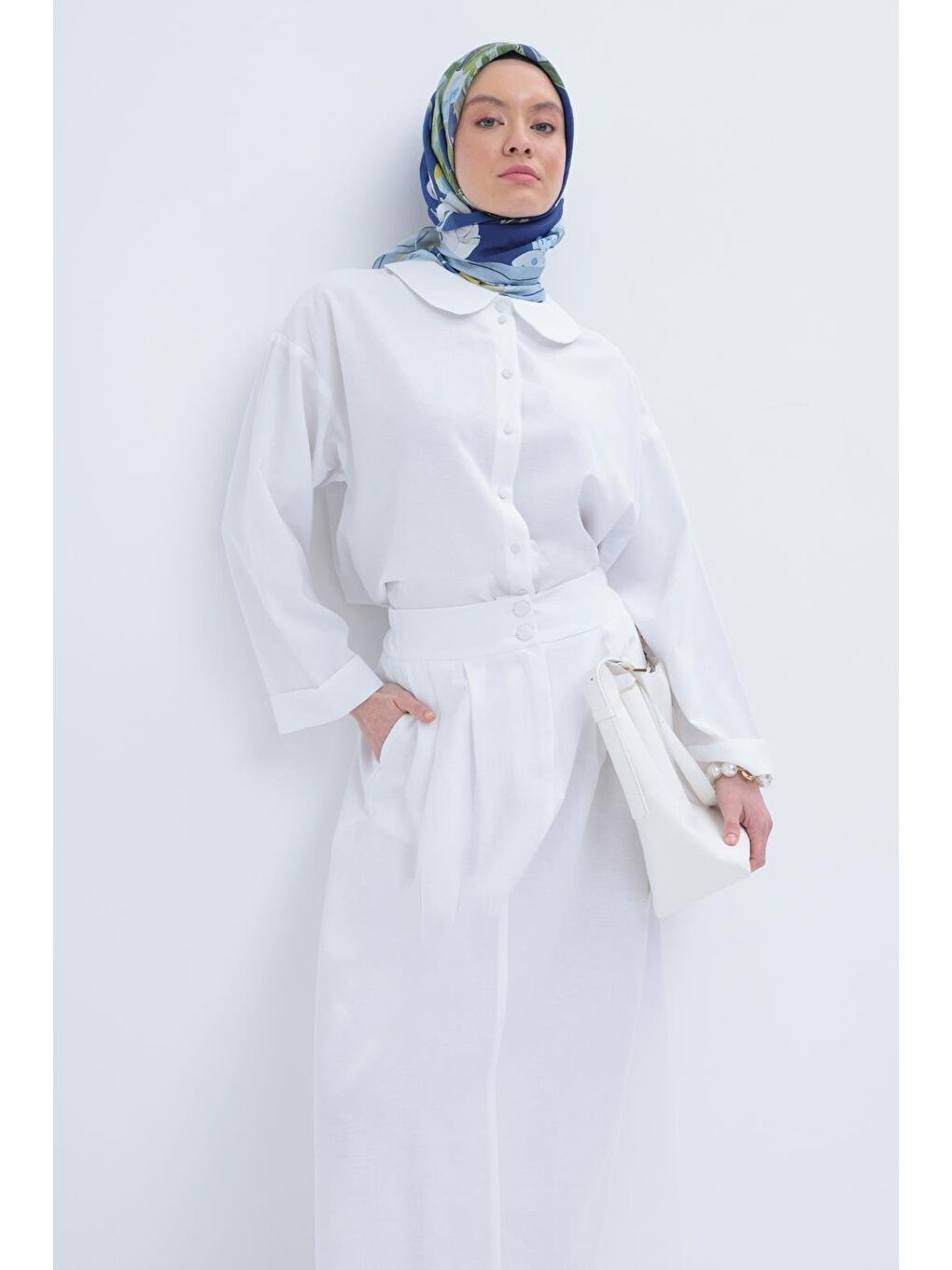 Beyaz-Bebe Yakalı Keten Etekli Takım