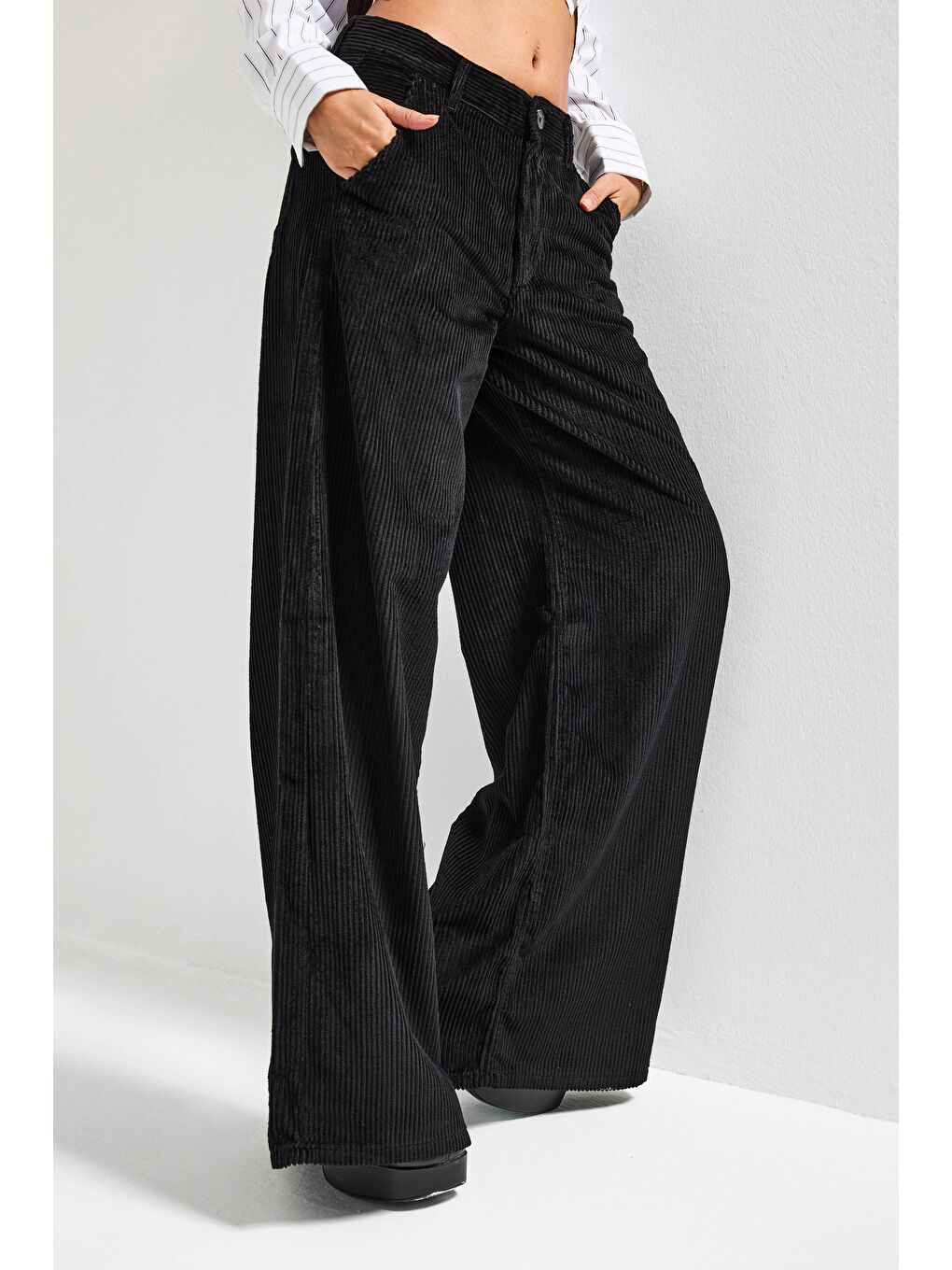 Kadın Siyah Renk 26w5-1 Palazzo Fit Fitilli Velvet Kadife Kumaş Pantolon-4