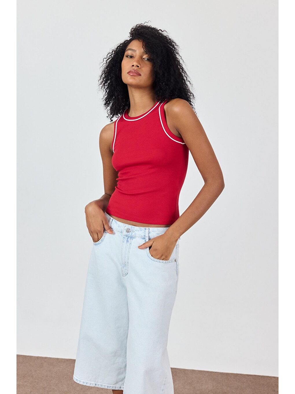 Kırmızı Şeritli Halter Yaka Atlet-1