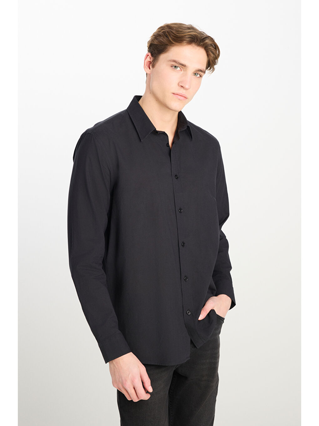 %100 Pamuk Regular Fit Normal Kesim Uzun Kollu Siyah Gömlek