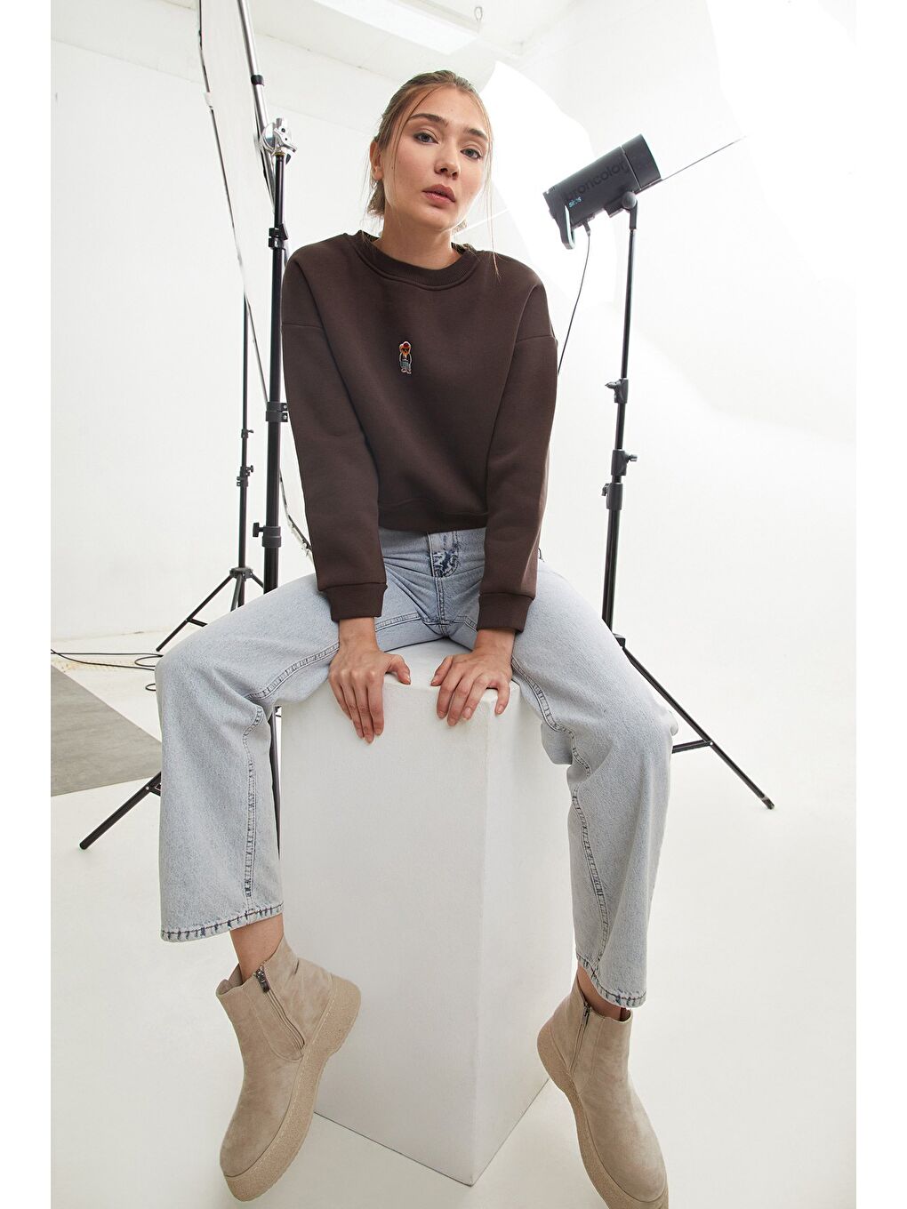 Kahverengi 3 İplik Ayıcık Nakışlı Bisiklet Yaka Sweatshirt