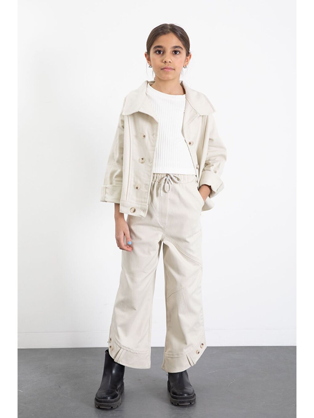 Ekru Krem Çift Düğme Detay Gömlekli Pantolonlu Kız Çocuk Gabardin Takım 23541-4