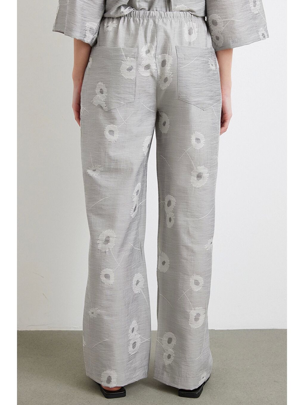 Arka Cepli Salaş Pantolon Gri-5