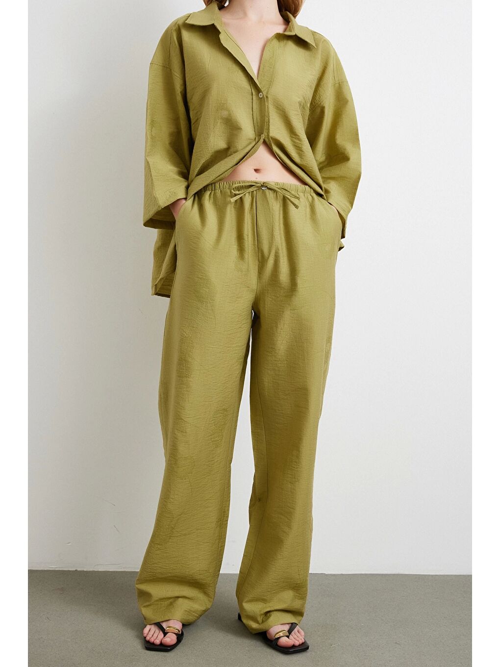 Arka Cepli Salaş Pantolon Yeşil-3