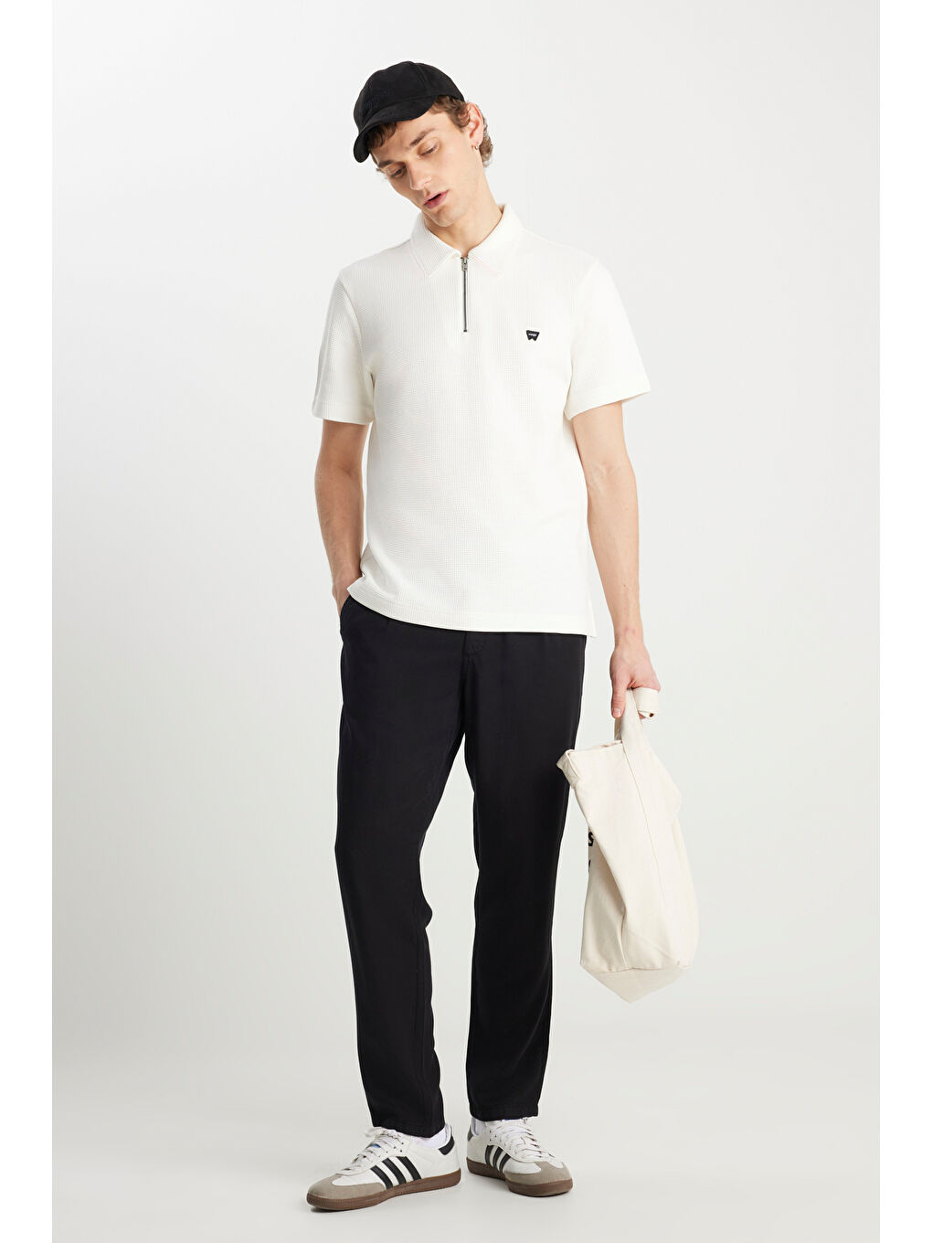 Regular Fit Normal Kesim Yumuşak Dokulu Siyah Pantolon-1